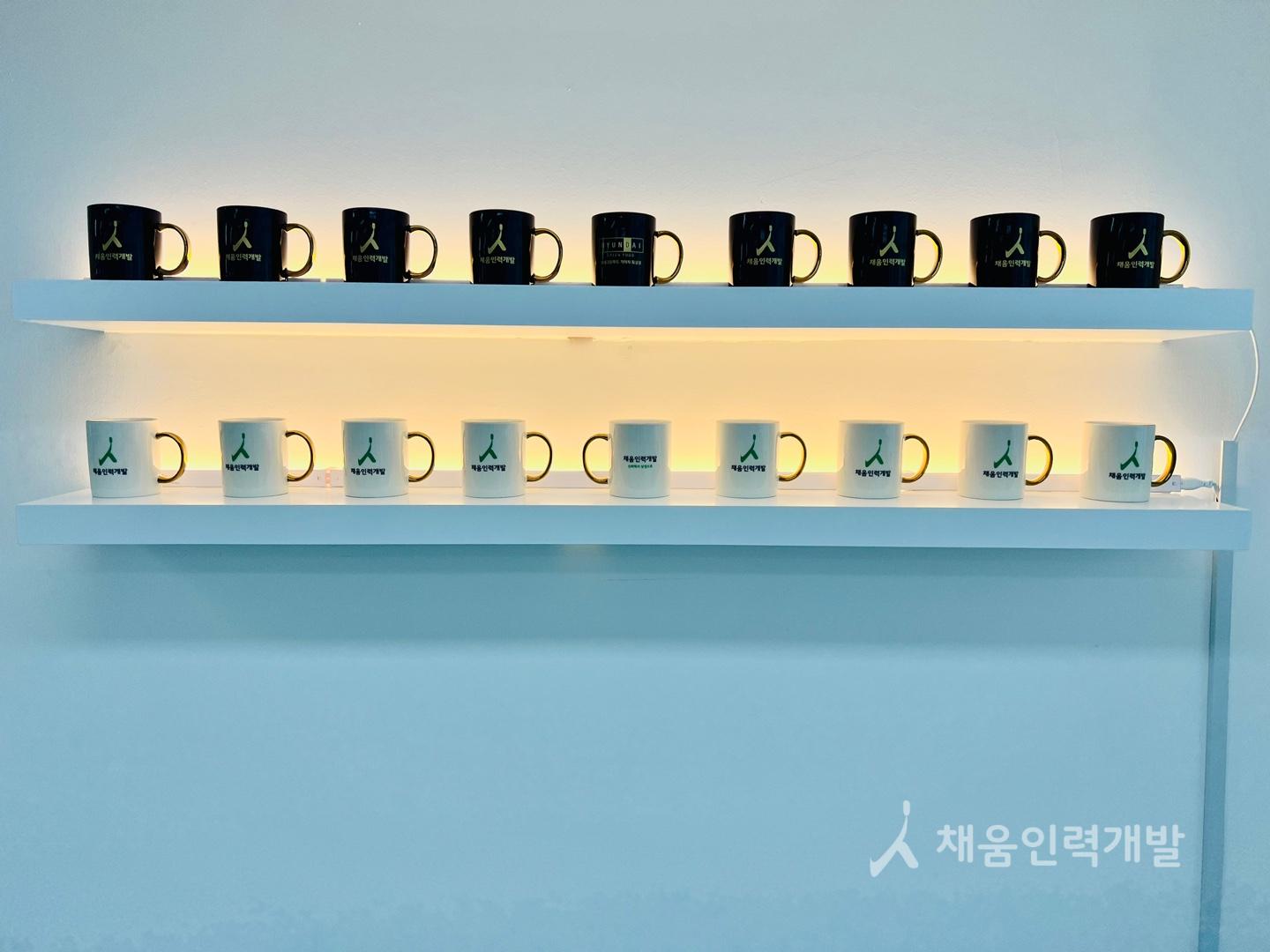 2000769928_0Us5gJ8F_7bd0384ee603cd1cb769a0617c41614b9c2a649e.jpg 이미지크게보기